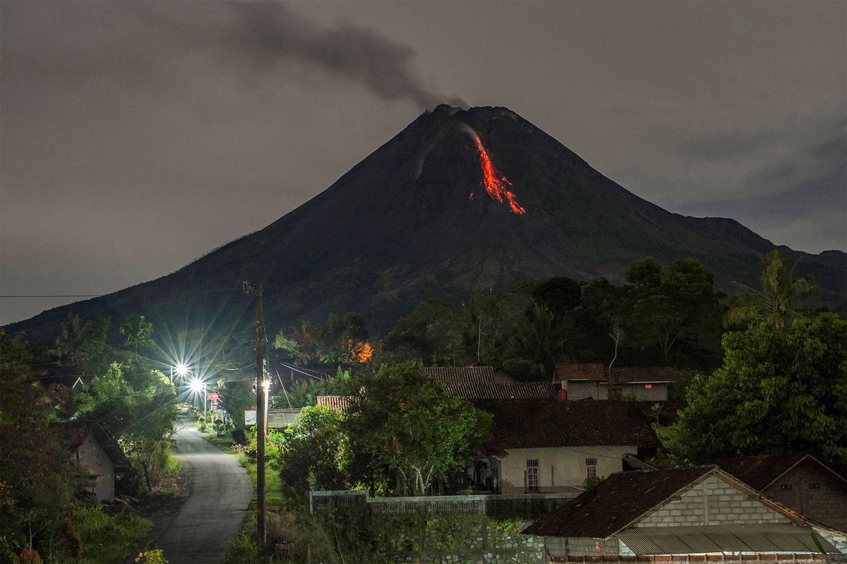 Indonesia’s Merapi Volcano Spews Ash, Debris in Fresh Eruption