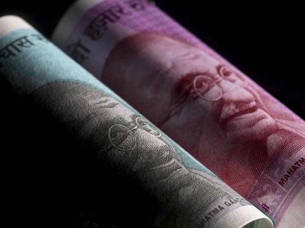 Rupee plummets 105 paise to shut at Rs 74.47 in opposition to US buck amid Covid