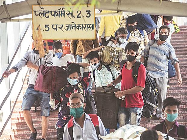 Fearing lockdown as Covid cases spike, migrant employees delivery leaving Delhi