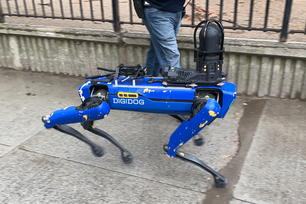 De Blasio says ‘we must aloof rethink’ NYPD’s robot canine over public concerns