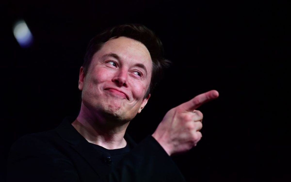 Elon Musk to Host ‘Saturday Evening Are living’ With Visitor Miley Cyrus