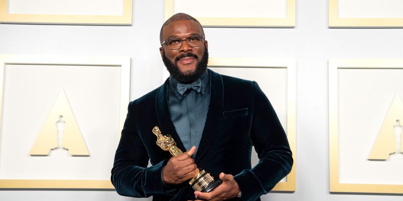 Tyler Perry Thanks His Mother In Impassioned Speech