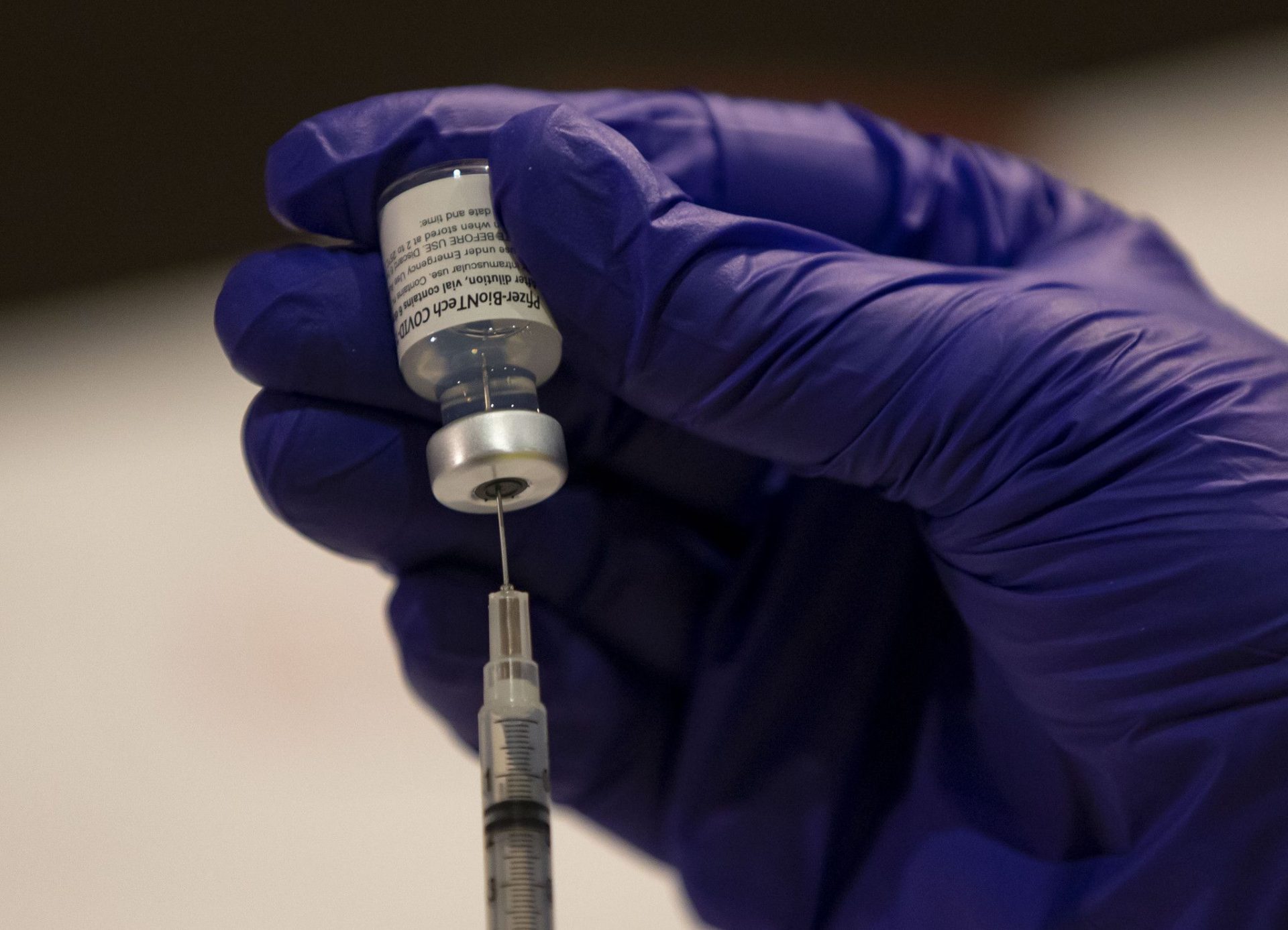 Coronavirus in Illinois updates: 103,717 vaccine doses administered, 3,207 new cases and 33 deaths reported Friday