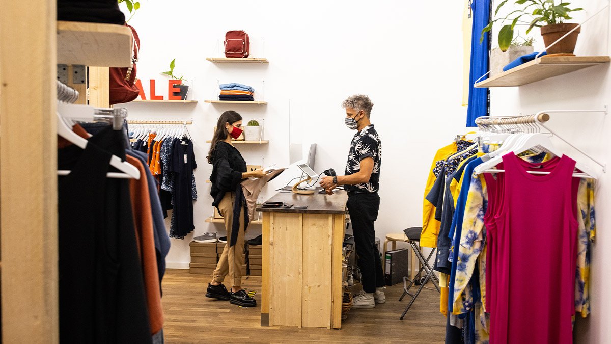 What Retail Workers’ Attire Communicates to Customers