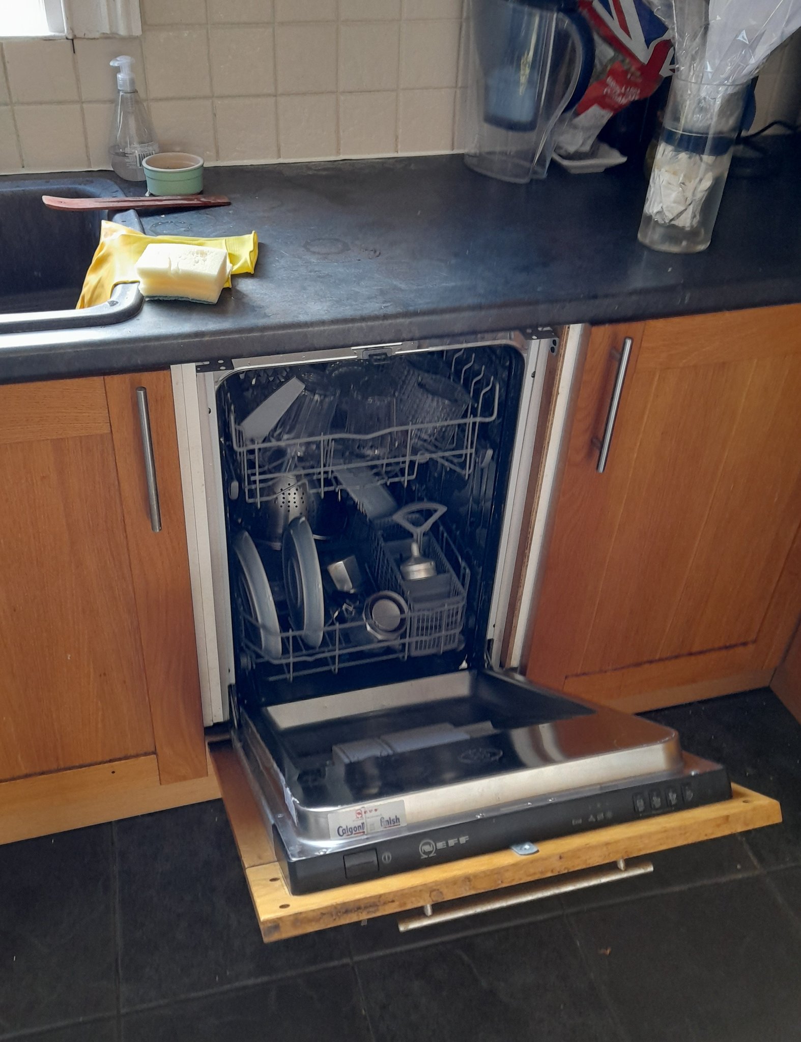 Twitter User ‘In Shock’ to Investigate cross-test Hidden Dishwasher He Did not Look for Years