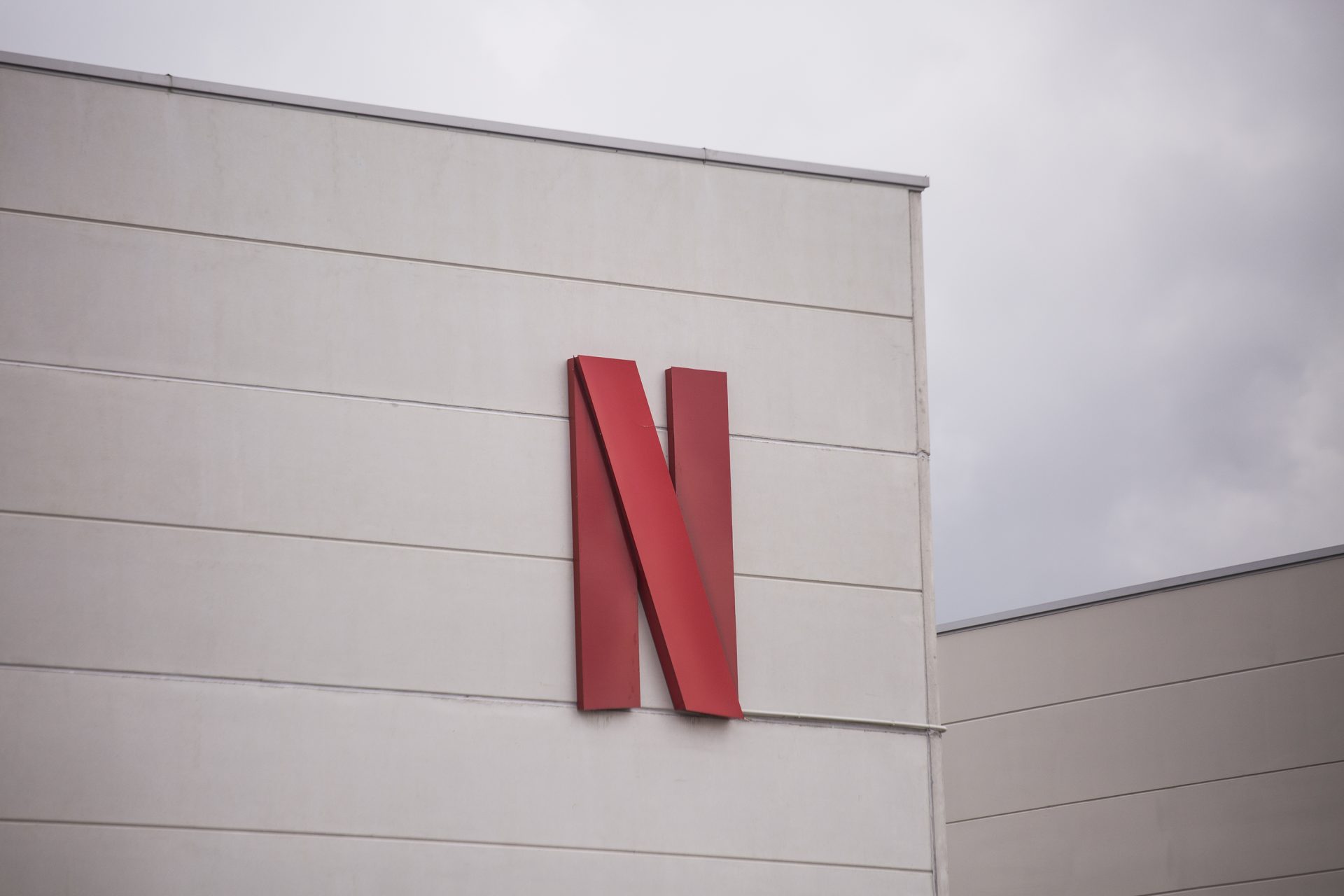 Netflix explores building a web hub around its fashioned suppose