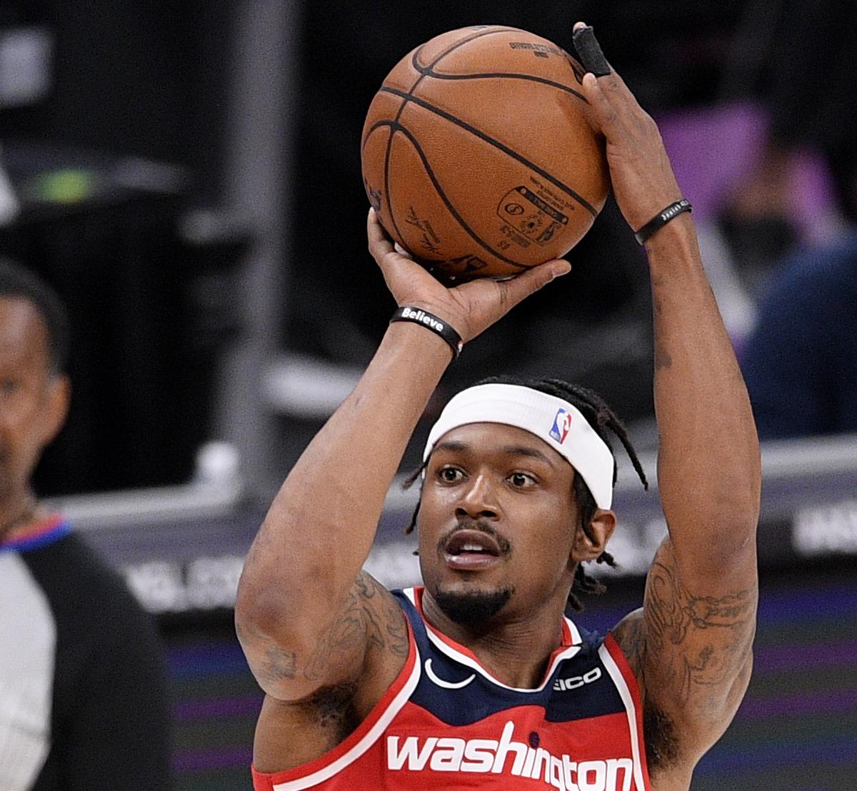 Wizards’ Bradley Beal to Be Reevaluated After Suffering Hamstring Hurt