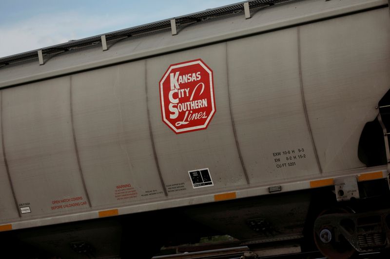 Wall St sees chance of elevated vow for Kansas City Southern from Canadian Pacific