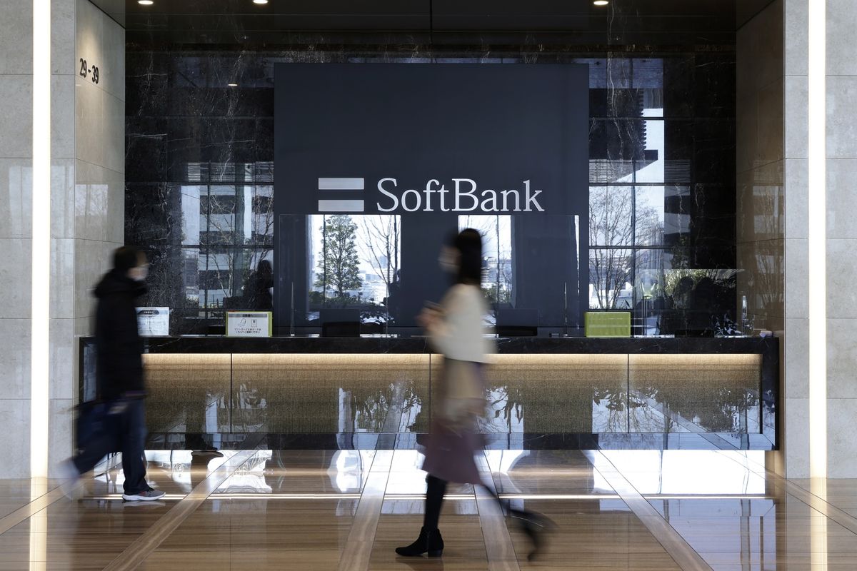 SoftBank Plans $3.7 Billion Bond Sale in Yen After Legend Profit