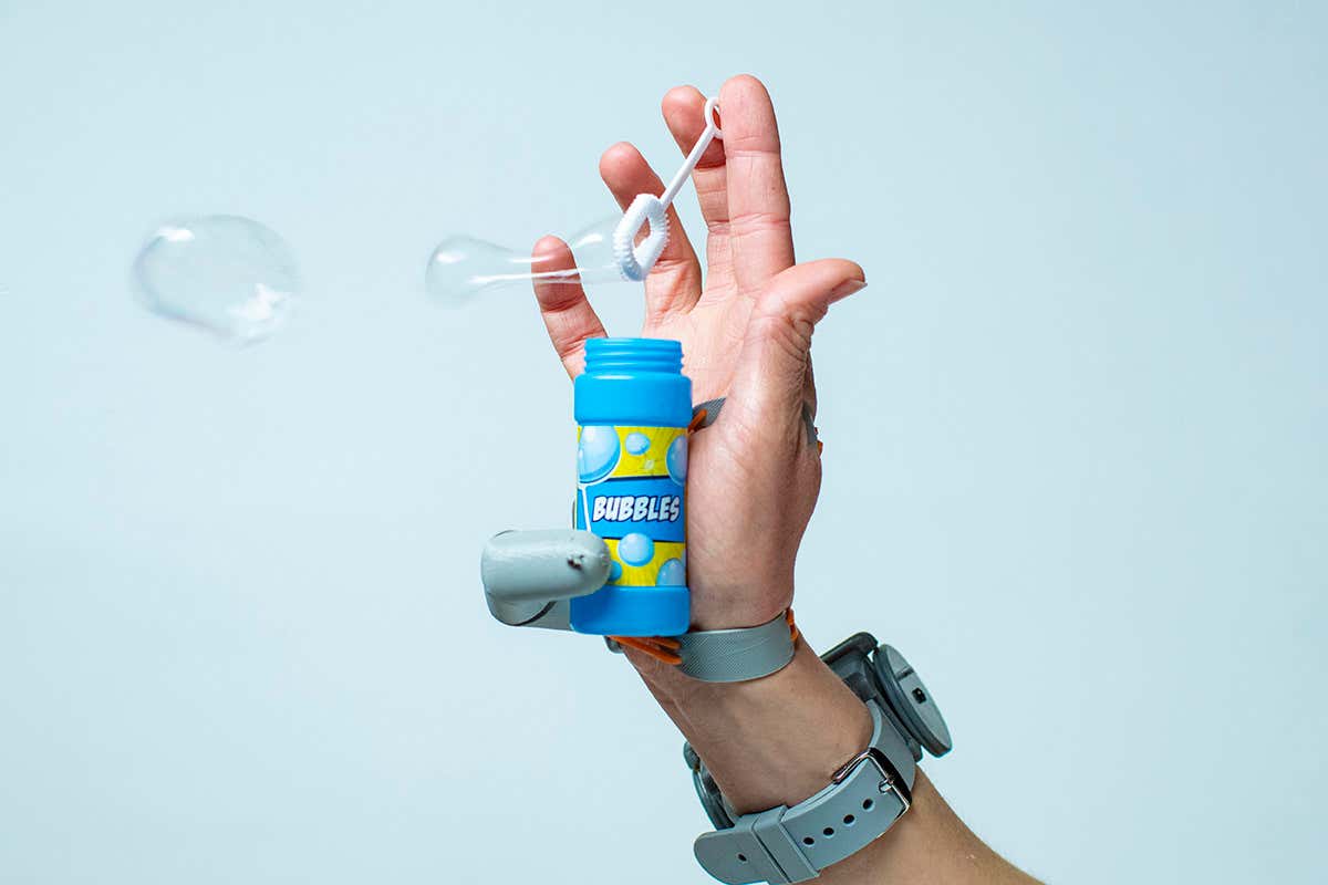 This robotic extra thumb could presumably maybe be managed by appealing your toes