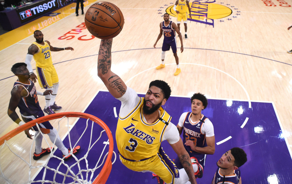 Anthony Davis leads Lakers to key Sport 3 purchase over Suns