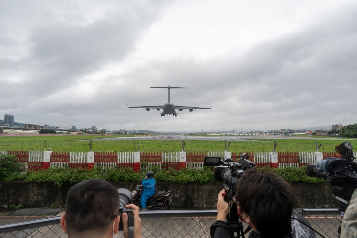 China Faces Nationalist Arouse Over U.S. Armed forces Airplane in Taiwan
