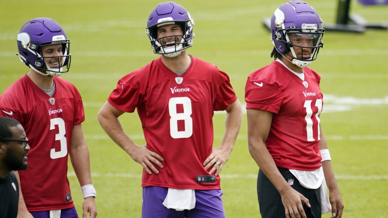 Vikings QB Kirk Cousins plans to be an ‘commence book’ to rookie Kellen Mond