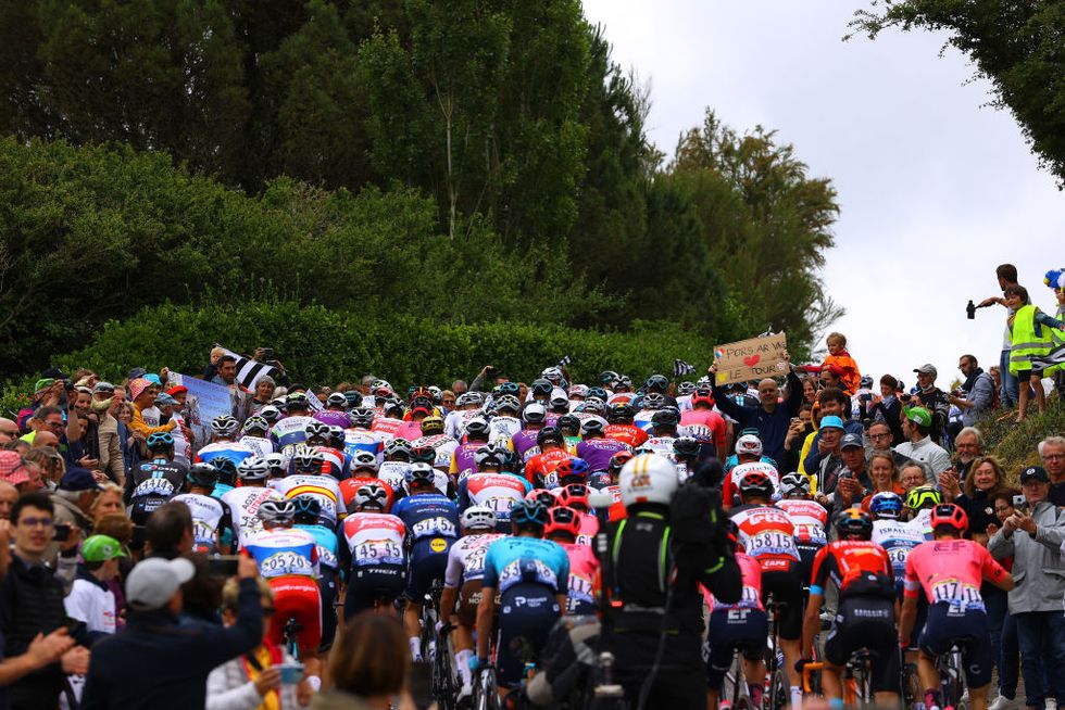 Tour Organizers Taking Experience Against Spectator Who Introduced about Stage 1 Break