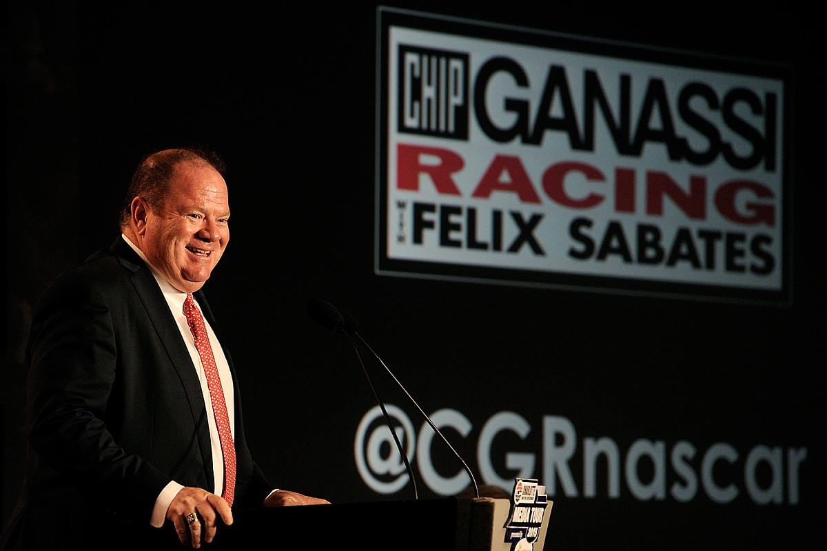 Chip Ganassi sells total NASCAR crew to Trackhouse Racing