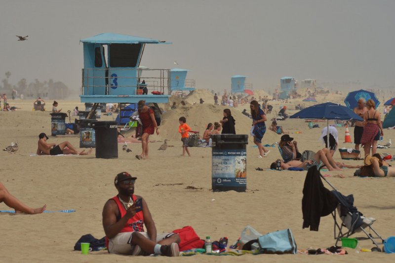 Consultants: Use of sunscreens can halve skin most cancers threat
