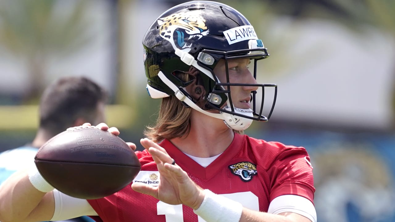 2021 No. 1 steal Trevor Lawrence signs rookie style out Jaguars