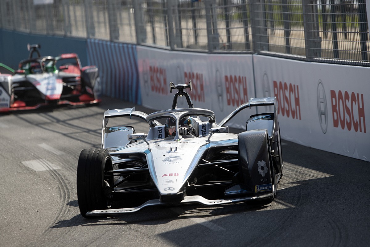 De Vries hits out at “synthetic” Formula E after one other no-rep