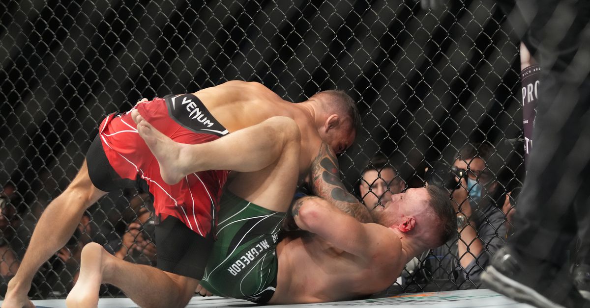 Scouring the scoring: Can maintain to smooth Round 1 of Poirier vs. McGregor 3 be a 10-8?