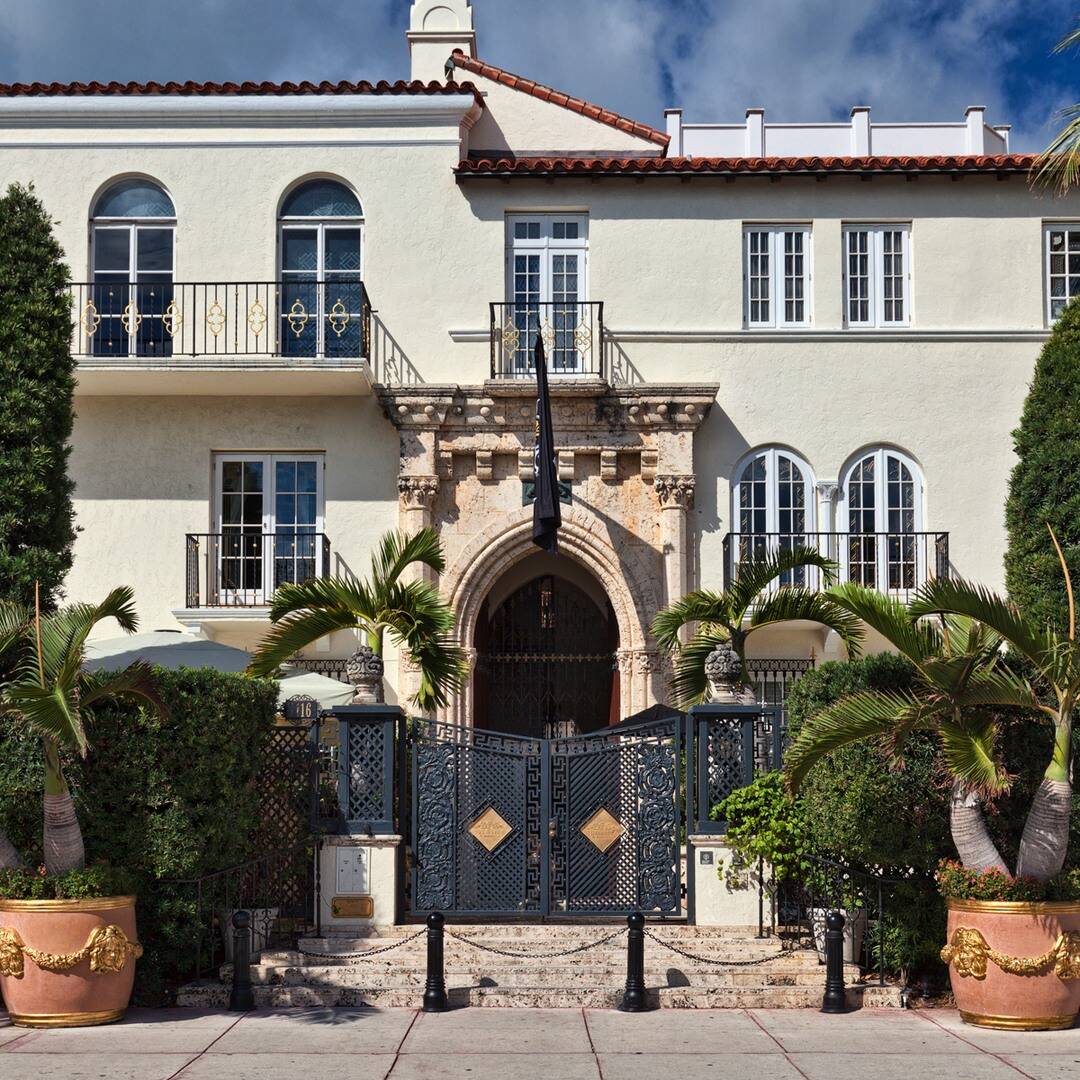 2 Men Stumbled on Ineffective at Versace Mansion Virtually 24 Years After Gianni’s Raze