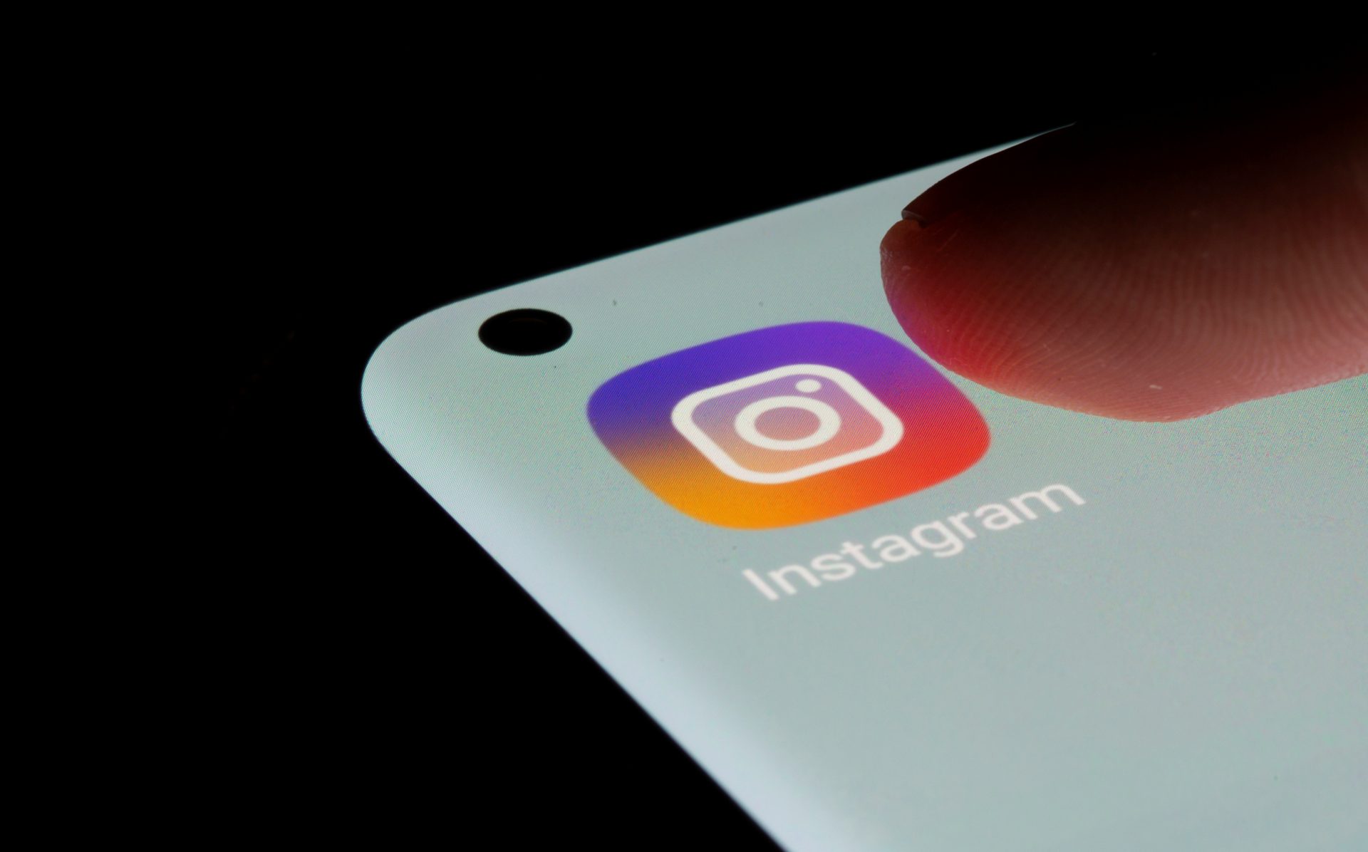 Instagram checks Limits feature to curb targeted harassment