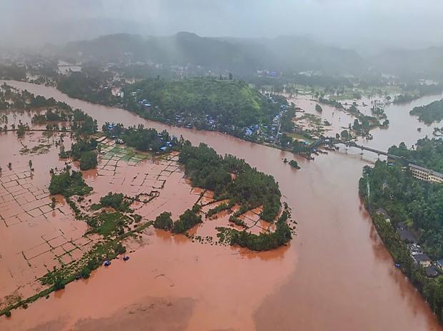 Flood-scarred Maharashtra’s toll zooms to 149; 229,000 evacuated