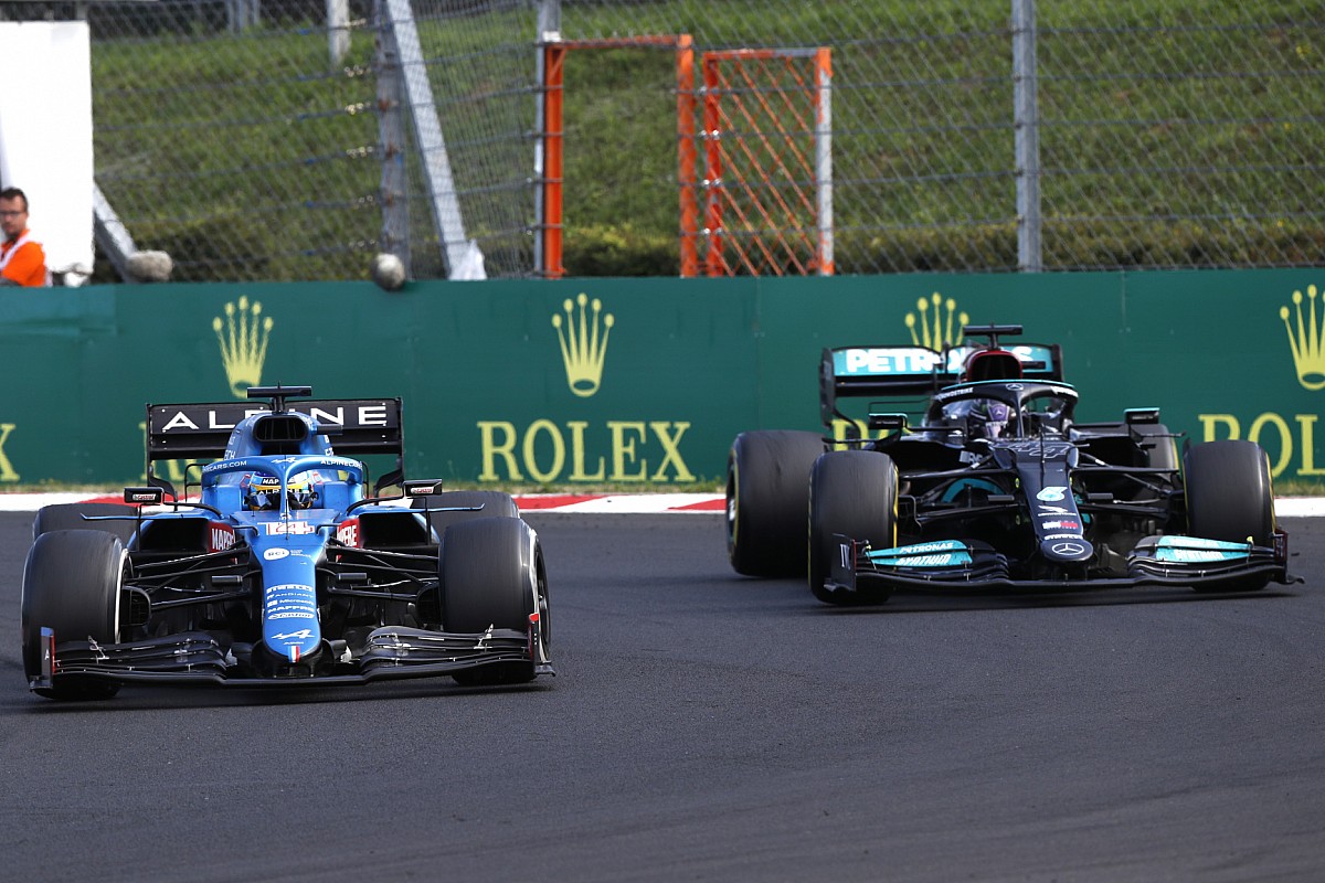 Alonso taught Hamilton the F1 racing line in Hungarian GP
