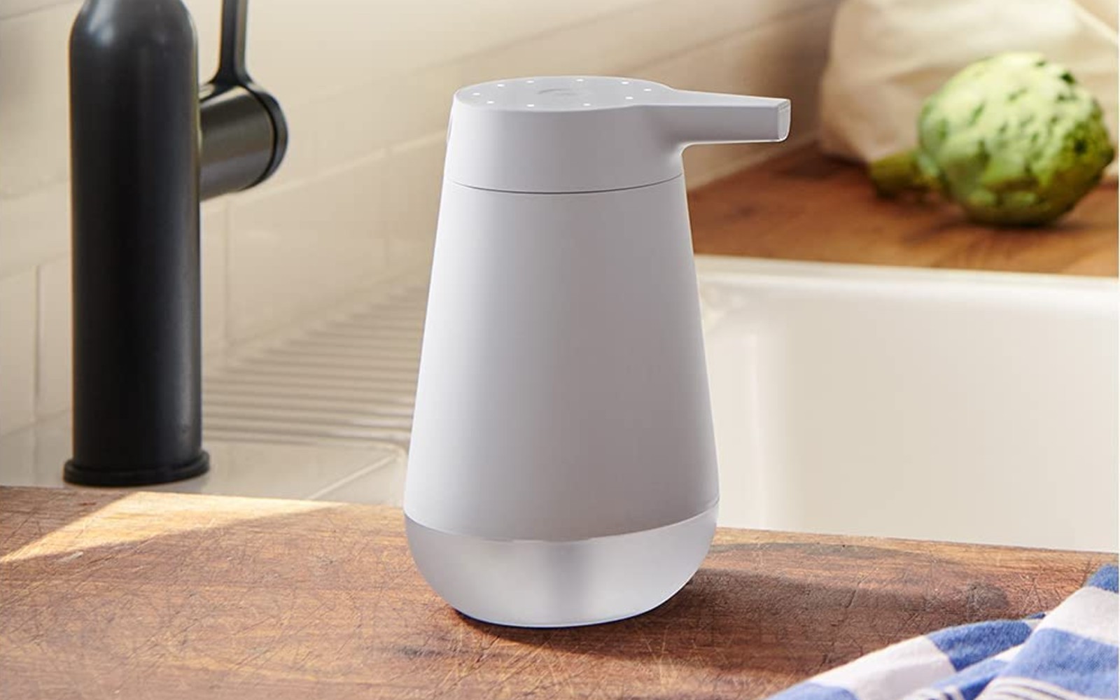 Amazon made a $55 soap dispenser that reminds you to elegant for 20 seconds