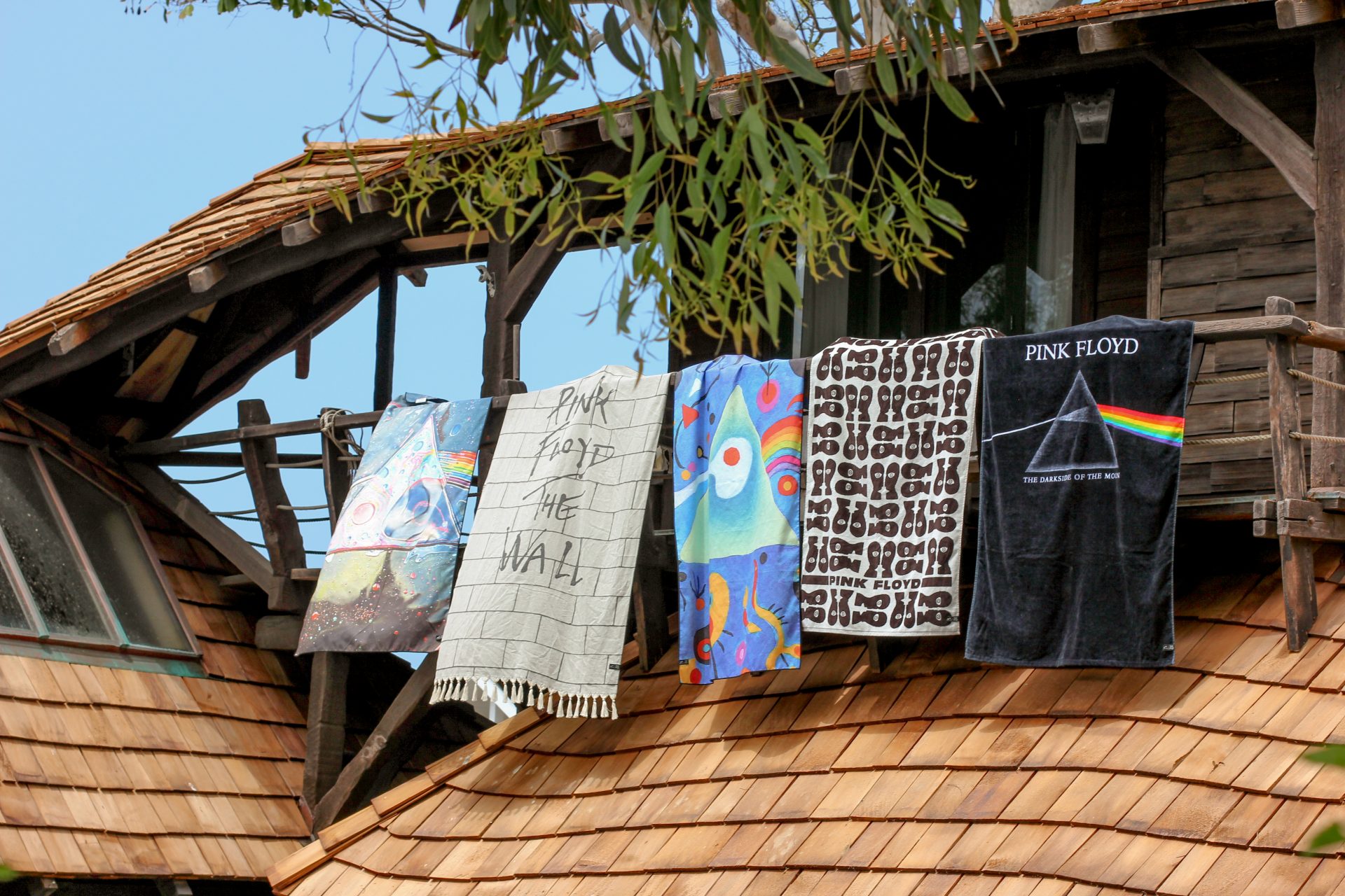 Pink Floyd Debuts Unique Line of Restricted-Model Blankets and Towels for Your Seaside Trips