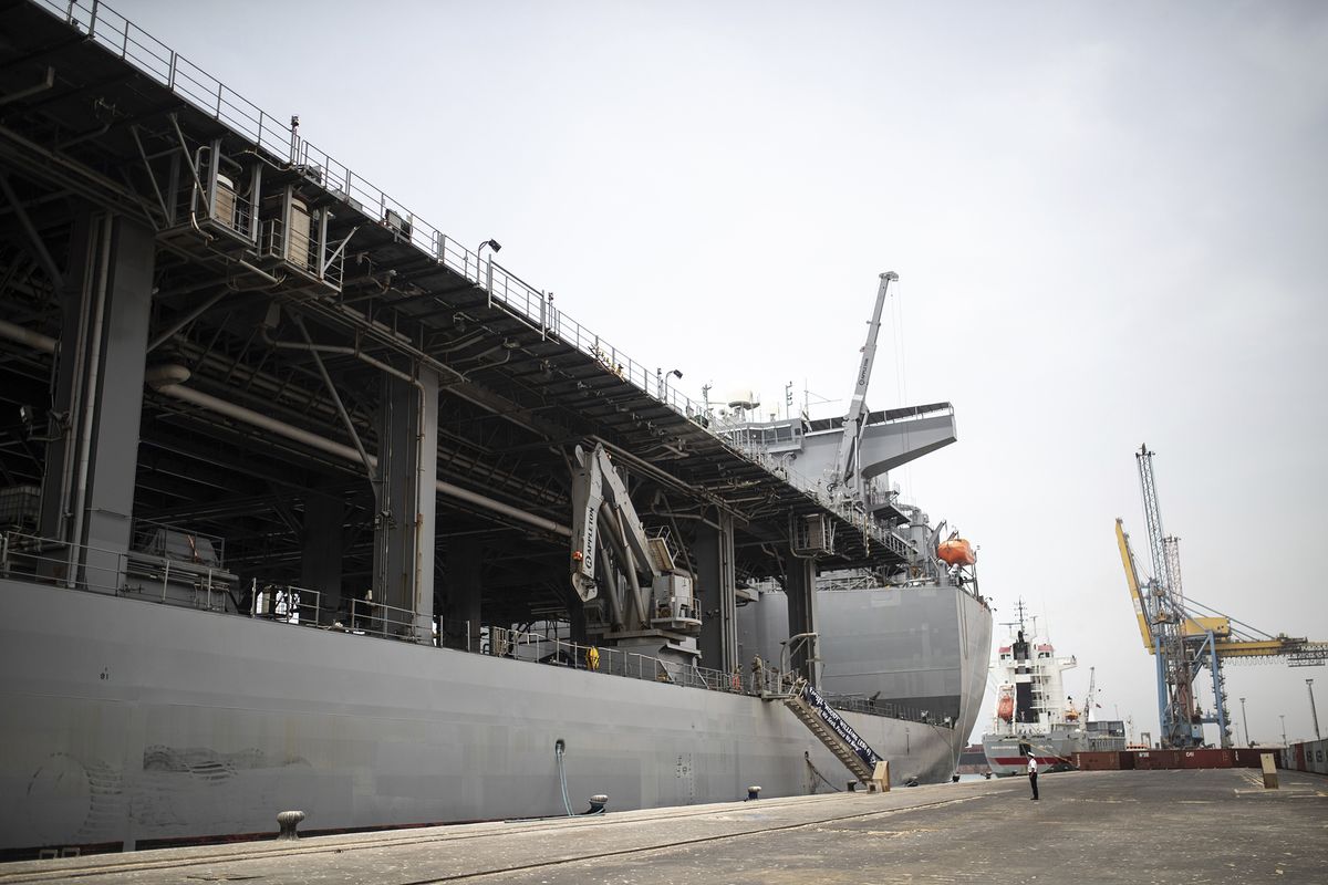 U.S. Navy Ship Arrives in Nigeria to Wait on Anti-Piracy Push