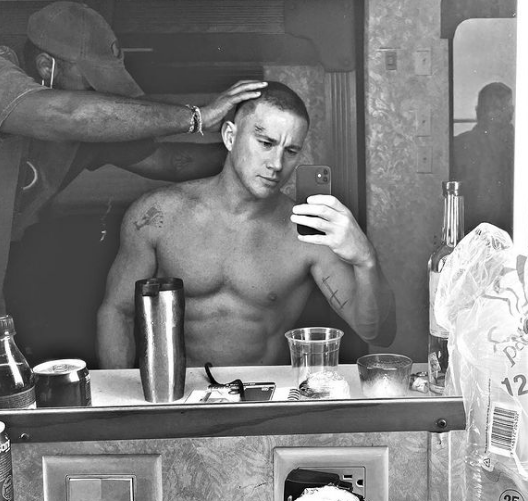 Channing Tatum Confirmed Off His Contemporary Haircut—and Shredded Six-Pack Abs—in Shirtless Selfie