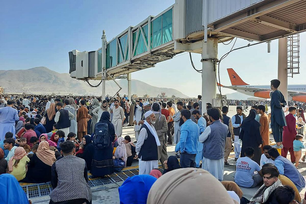 Chaotic Scenes Grip Principal Afghan Airport, With Reviews of Deaths