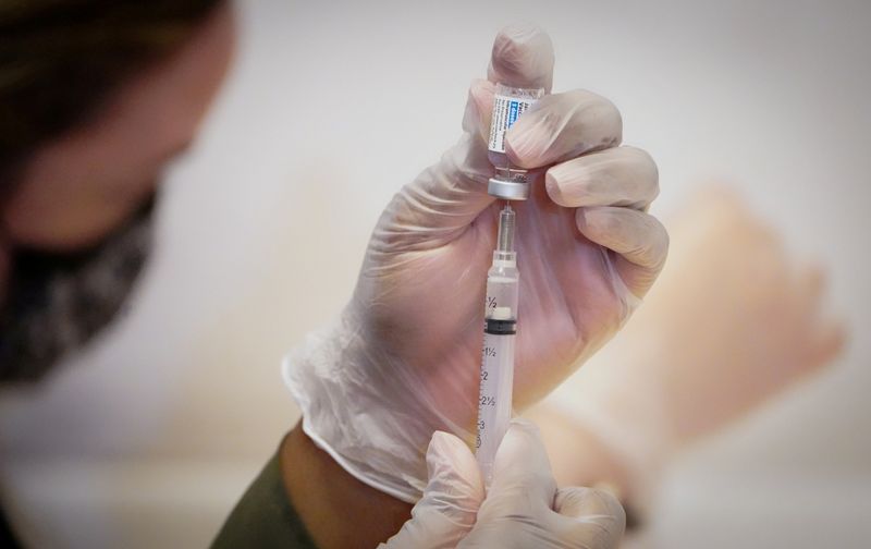 New York orders all healthcare staff to receive COVID-19 vaccine