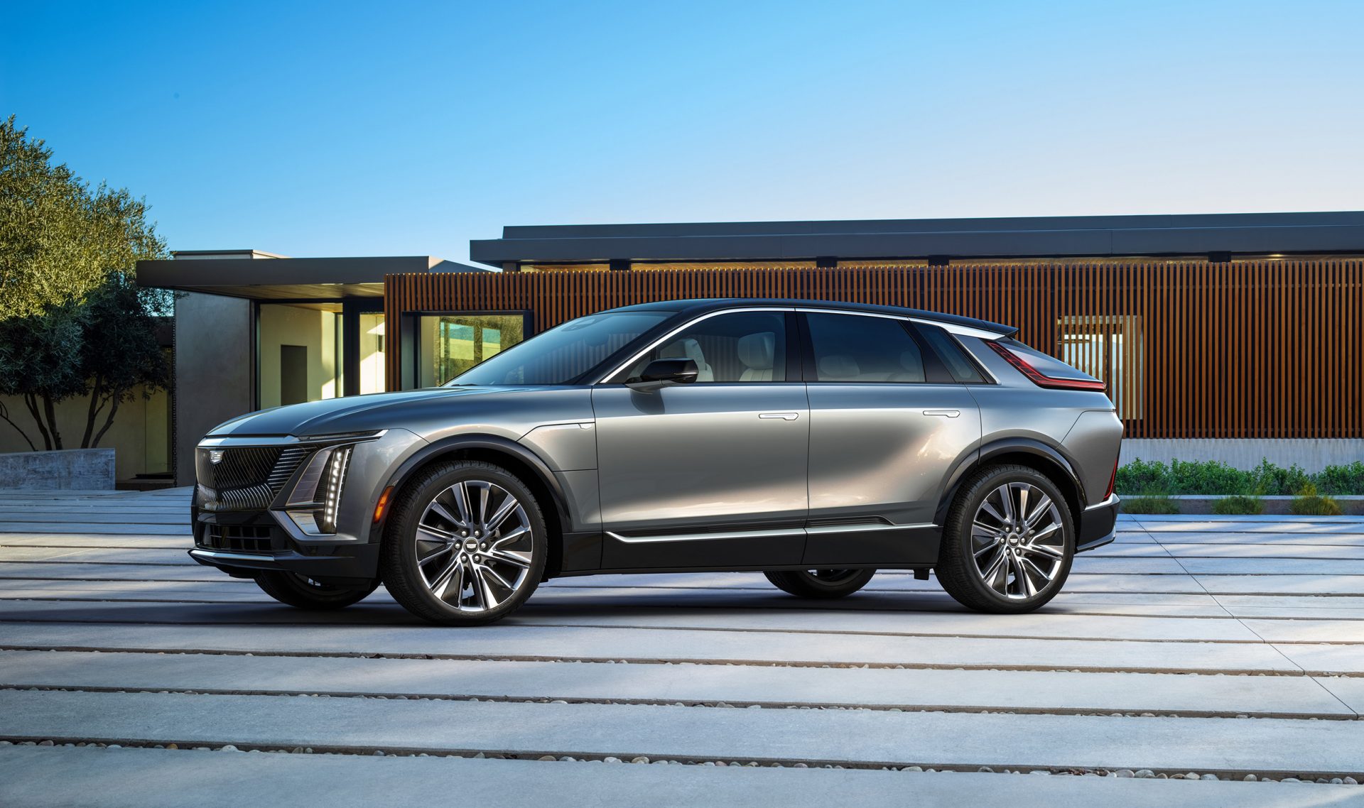 First judge: Cadillac’s luxury EV debut seems to be love a winner