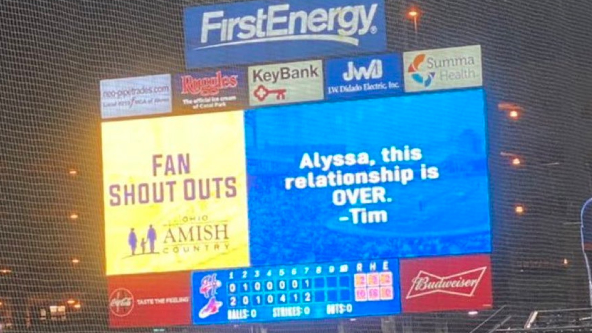 Man breaks up with female friend by assignment of Jumbotron: ‘Alyssa, this relationship is OVER’
