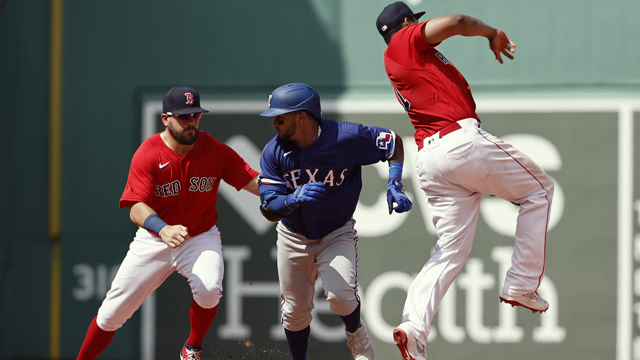 Kyle Schwarber completes wild double play in Crimson Sox-Rangers