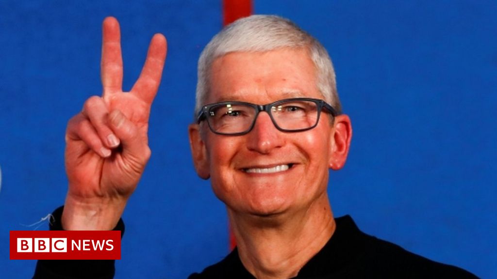 Apple chief govt Tim Cook will get $750m payout