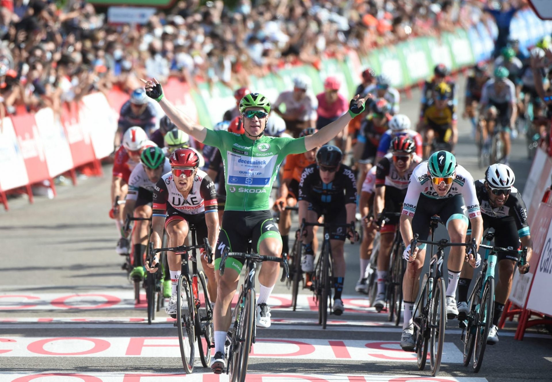 Fabio Jakobsen wins Stage 16 of 2021 La Vuelta a Espana