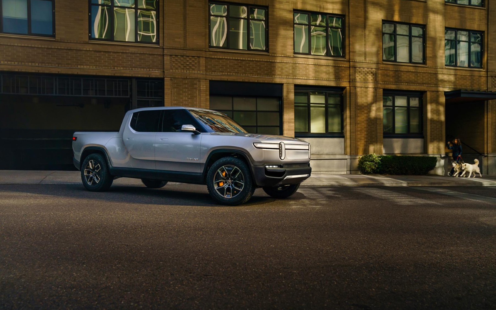 Rivian’s electric pickup and SUV officially accept as true with over 300 miles of vary