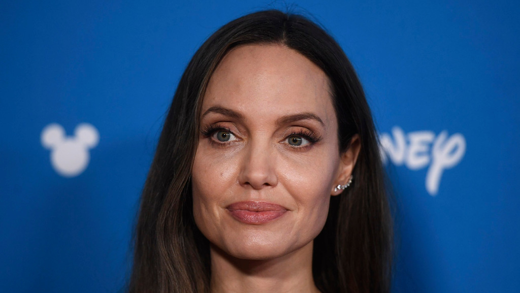 Angelina Jolie Talks Harvey Weinstein and Fearing for Her Young of us’s Safety Amid Custody Battle With Brad Pitt