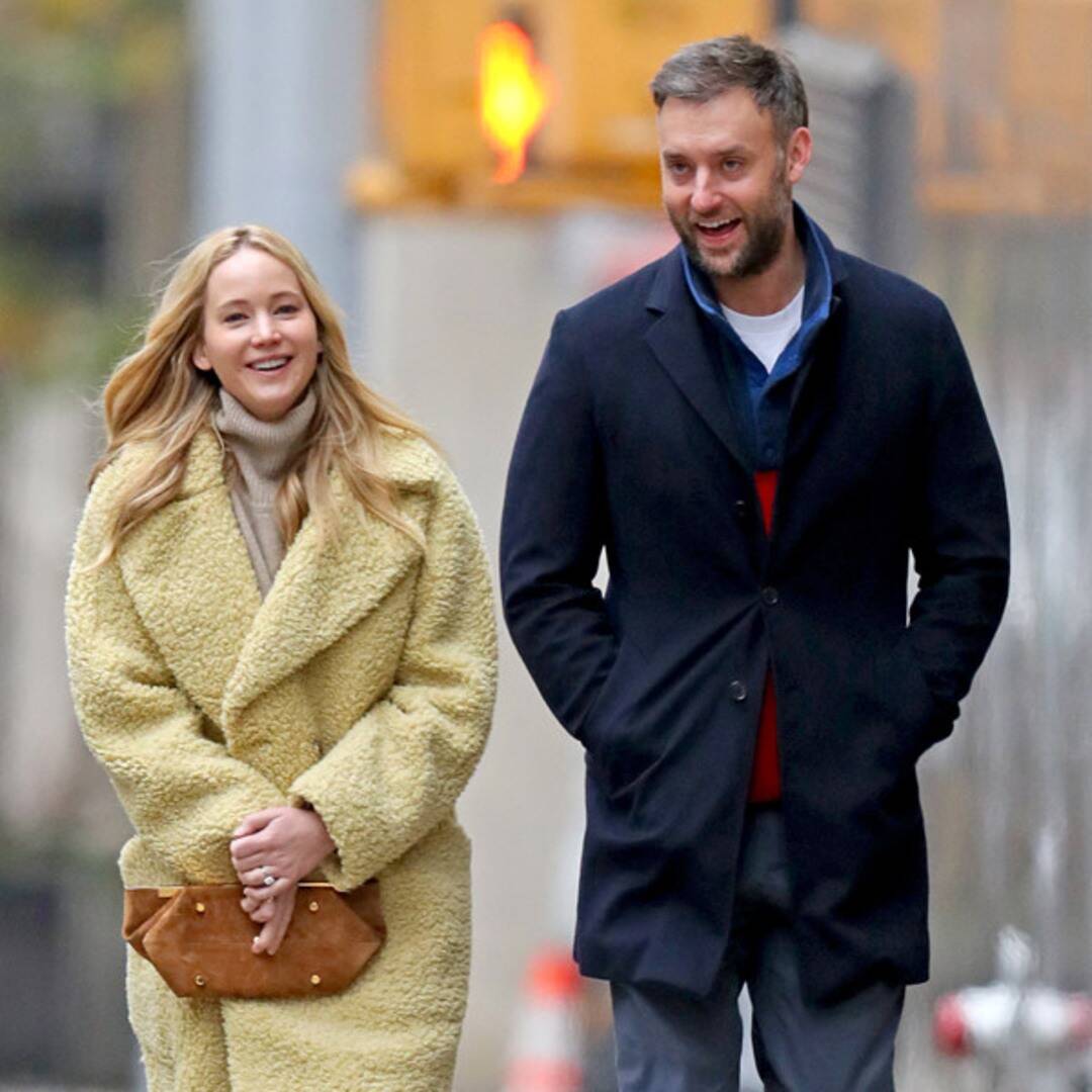 Jennifer Lawrence Is Pregnant, Waiting for First Small one With Cooke Maroney