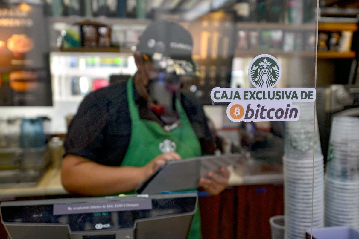 Why has El Salvador formally adopted bitcoin as its currency?
