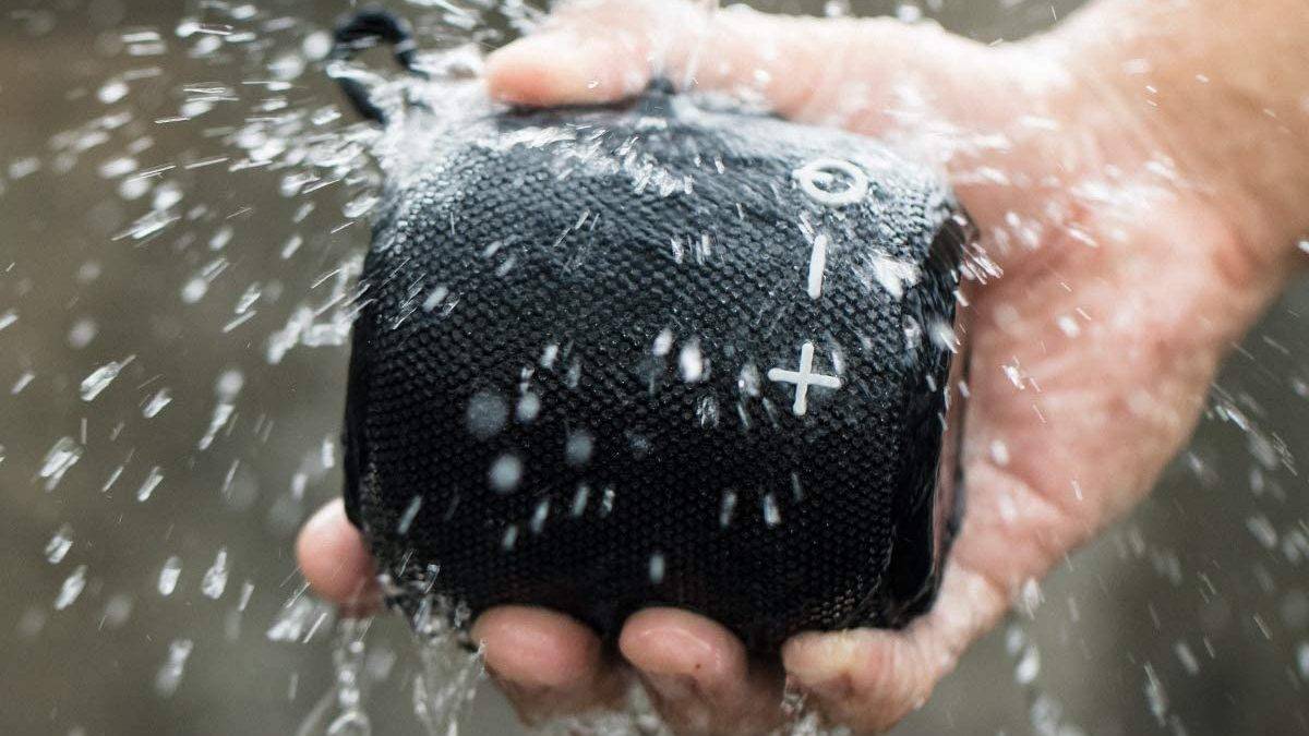 Easiest waterproof Bluetooth audio system: Listen to music by the pool