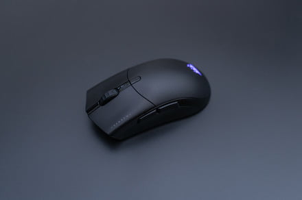 Corsair Sabre RGB Pro Wi-fi review: Competitive mouse, aggressive trace