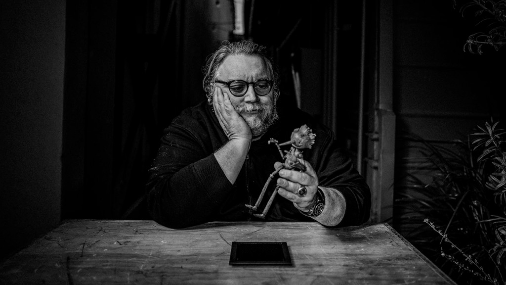 Guillermo Del Toro Unveils First ‘Nightmare Alley’ Teaser