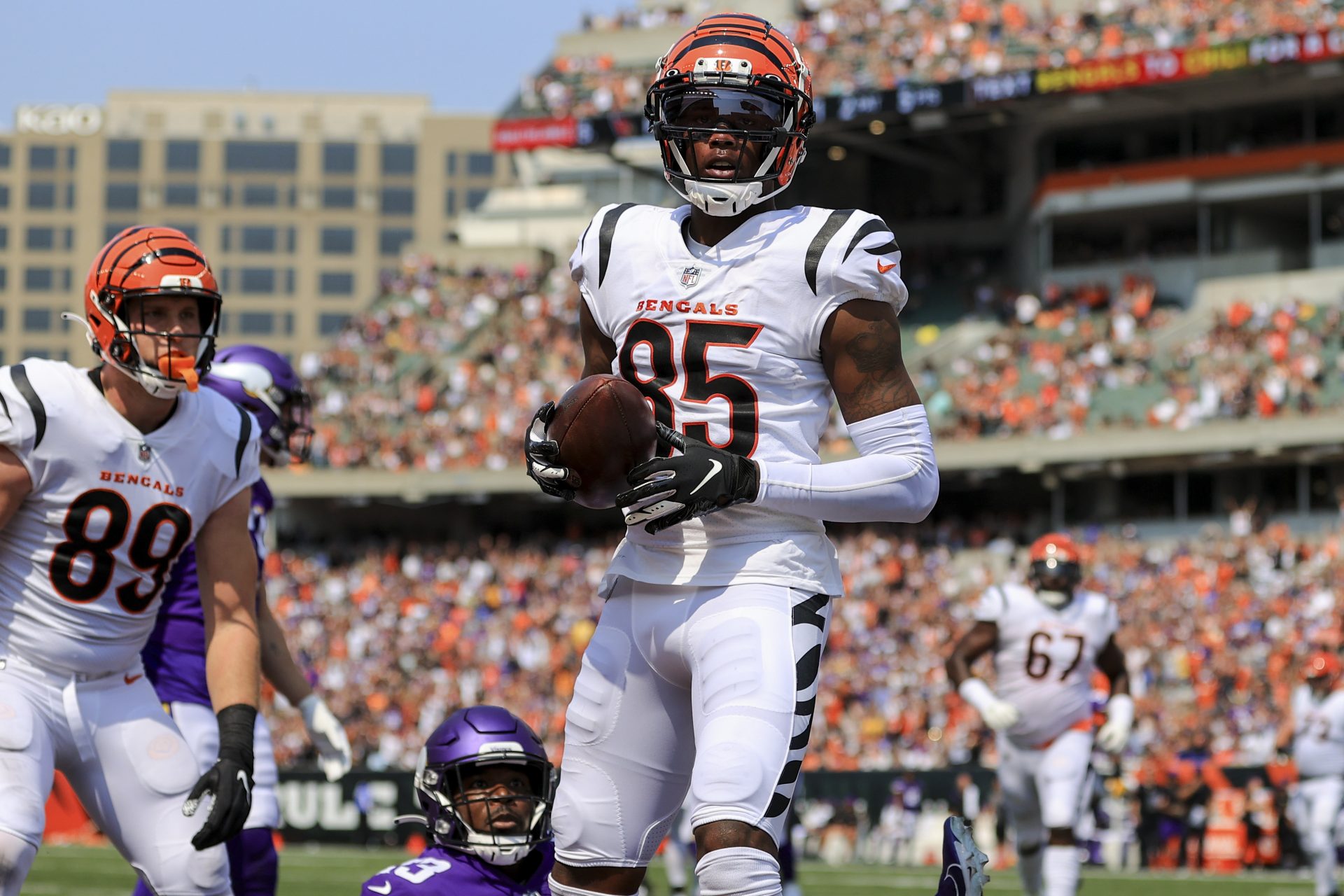Tee Higgins to Swap Bengals’ Jersey Number to 5 from Chad Johnson’s No. 85