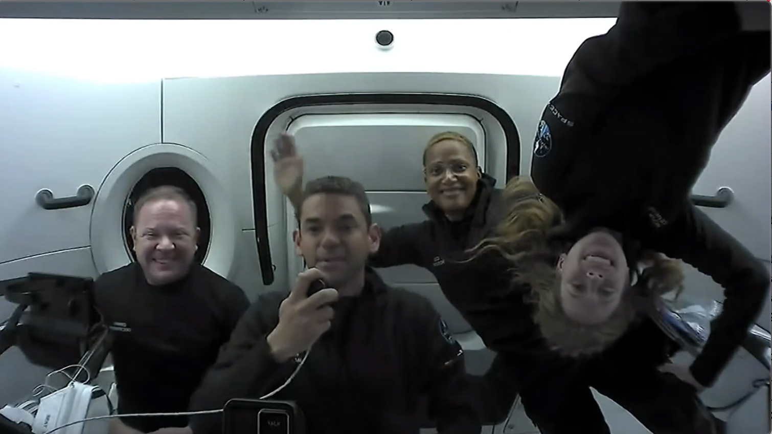 SpaceX’s Inspiration4 crew is having a blast and doing science in orbit (video)