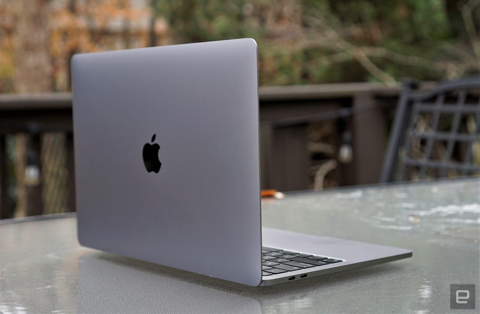 Apple is reportedly heading in the right direction to free up its contemporary MacBook Professional this plunge