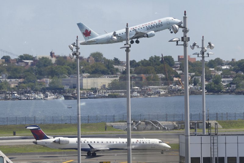 Passengers evacuated from airplane at NYC’s LaGuardia as a consequence of ‘security threat’