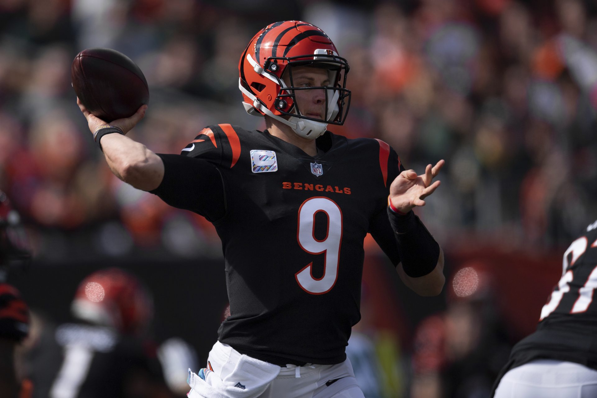 Joe Burrow Expected to Play vs. Lions After Throat Damage, per Bengals HC Zac Taylor